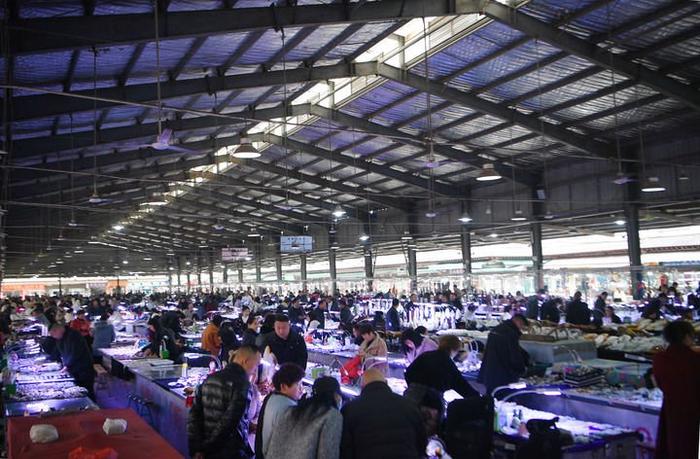 这是河南省南阳市镇平县玉石交易市场（3月13日摄）。新华社记者 郝源 摄